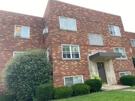 3223 White Oak Dr, Unit 2