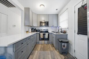 913 Dandridge Dr in Portsmouth, VA - Building Photo