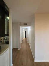 350 N Civic Dr, Unit 206 in Walnut Creek, CA - Foto de edificio - Building Photo