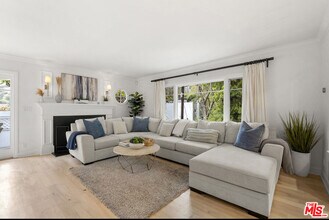 9530 Cedarbrook Dr in Beverly Hills, CA - Building Photo - Building Photo