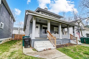 6004 Bramble Ave in Cincinnati, OH - Building Photo