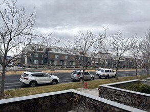 4602 S Jordan Pkwy in South Jordan, UT - Foto de edificio - Building Photo