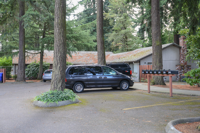 Gateway Park in Portland, OR - Foto de edificio - Building Photo