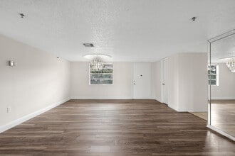 3940 Inverrary Blvd, Unit #404A in Lauderhill, FL - Building Photo - Building Photo