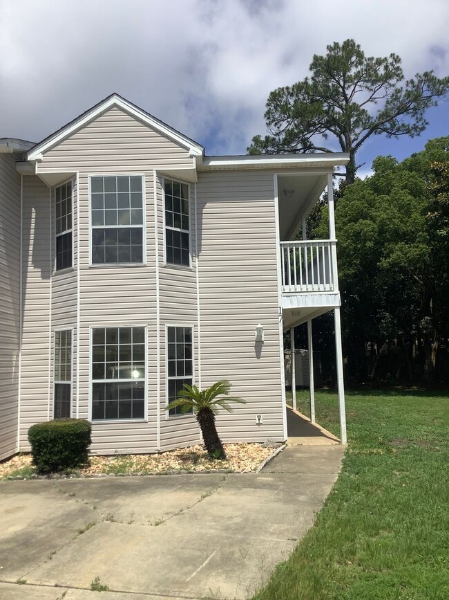 property at 17 Chatelaine Cir SE
