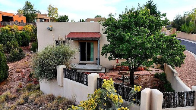 4 Calle Las Casas in Santa Fe, NM - Building Photo - Building Photo