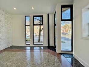 2827 N Central Park Ave in Chicago, IL - Building Photo - Building Photo