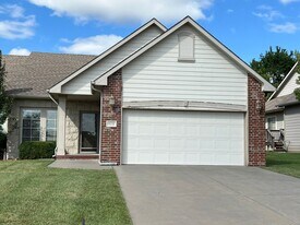 9818-9820 E 19th St N in Wichita, KS - Building Photo