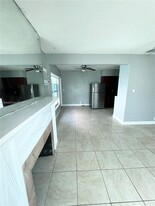 12315 NE 11th Ct in North Miami, FL - Building Photo - Building Photo