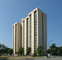 Lowry Tower in Minneapolis, MN - Building Photo - Building Photo