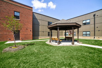 Willow Commons Apartments in Erie, PA - Building Photo - Building Photo