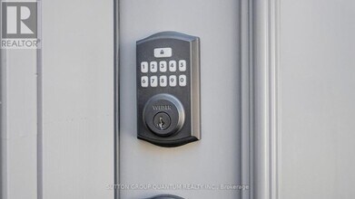 7606 Rockhill Rd in Mississauga, ON - Building Photo - Building Photo