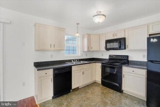 655 Fisher Dr in York, PA - Building Photo - Building Photo