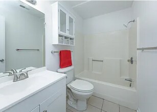 101 Mimosa Ln in Elizabeth City, NC - Building Photo - Building Photo