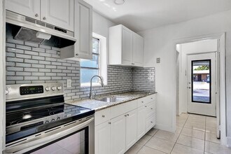 700 NW 2nd Terrace in Deerfield Beach, FL - Building Photo - Building Photo