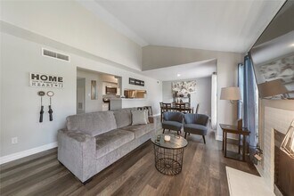 7200 T C Jester Blvd in Houston, TX - Building Photo - Building Photo