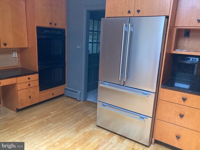 1334 Balls Hill Rd in McLean, VA - Building Photo - Building Photo