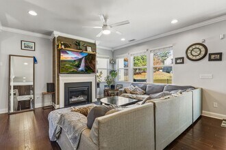 16 Tabernacle Ct in Durham, NC - Building Photo - Building Photo