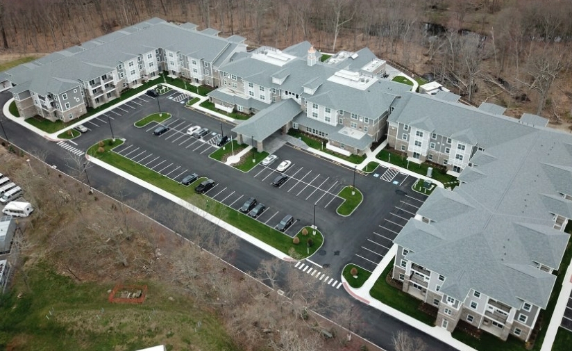 River Valley Retirement Community in Trumbull, CT - Foto de edificio