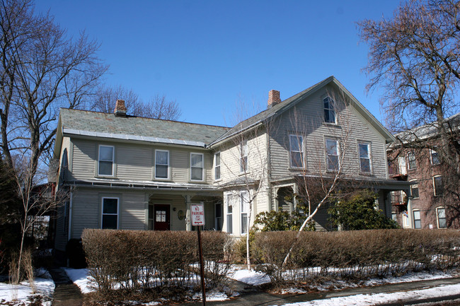 49-51 Williams St in Northampton, MA - Foto de edificio - Building Photo