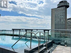 15 Queens Quay E in Toronto, ON - Building Photo