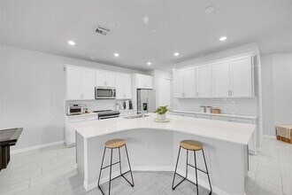 8247 Cinch Way in Greenacres, FL - Foto de edificio - Building Photo