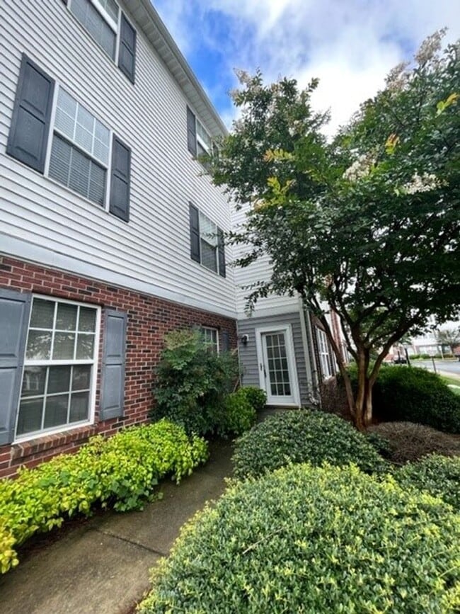 property at 4290 Cedarcroft Ct