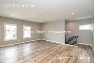 1128 NE 19th St in Grimes, IA - Building Photo - Building Photo