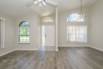 10439 Norvell Rd in Spring Hill, FL - Building Photo - Building Photo