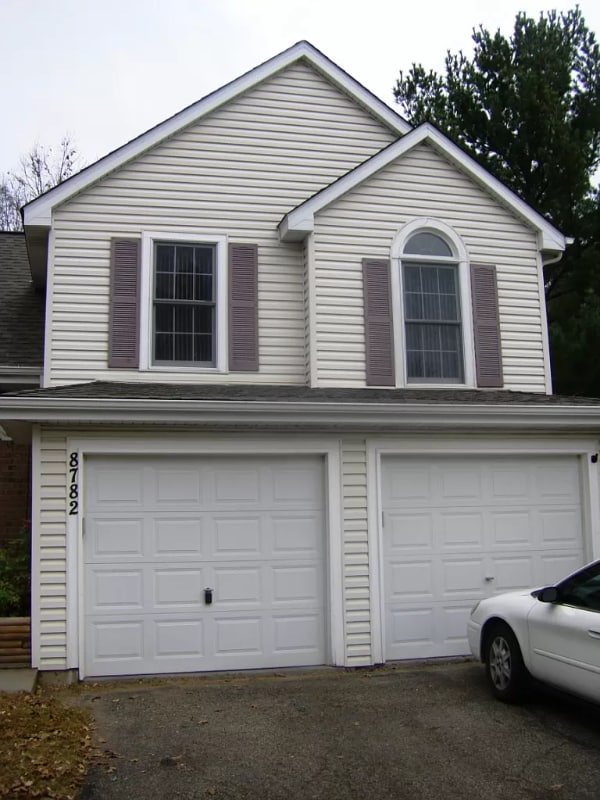 8782 Hawthorne Dr in Eden Prairie, MN - Building Photo - Building Photo