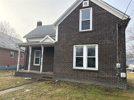 360 E Central Ave in Delaware, OH - Building Photo