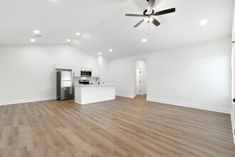 625 Briarbrook Ln, Unit 2044-1 in Park City, KS - Building Photo - Building Photo