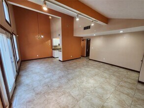 3186 Quincetree Ln in Decatur, GA - Foto de edificio - Building Photo