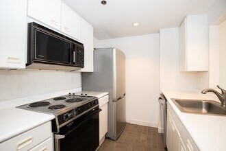 931 Massachusetts Ave in Cambridge, MA - Building Photo - Building Photo