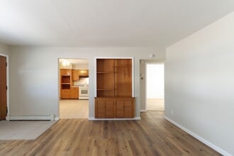 306 MO-124 in Hallsville, MO - Foto de edificio - Building Photo