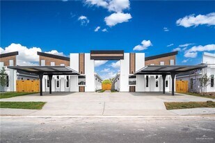 25 N Onyx Ave in Edinburg, TX - Building Photo