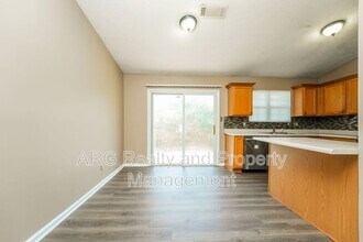 4699 Hairston Crossing Rd in Stone Mountain, GA - Building Photo - Building Photo