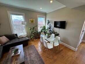 183 River St, Unit 3 in Cambridge, MA - Building Photo - Building Photo