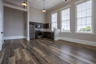 Knox High Apartments in Knoxville, TN - Foto de edificio - Interior Photo