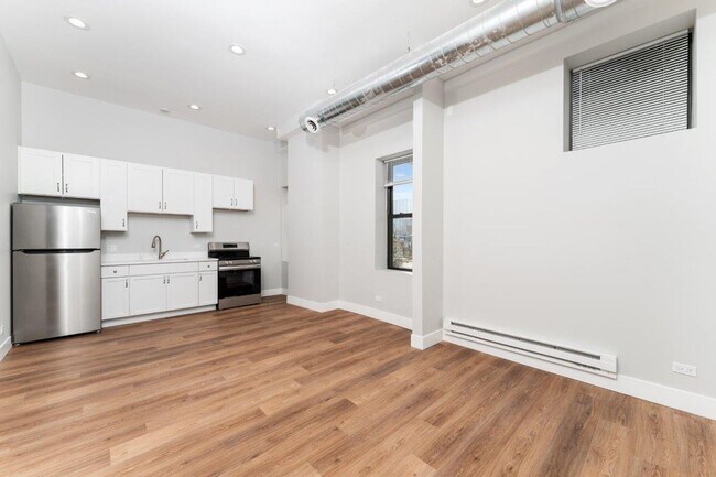 property at 1219 W Devon Ave