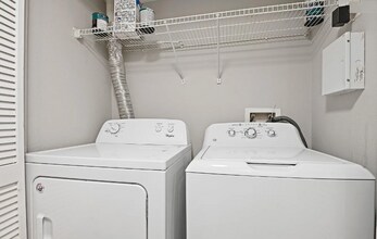 13116 Marcey Creek Rd in Herndon, VA - Building Photo - Building Photo