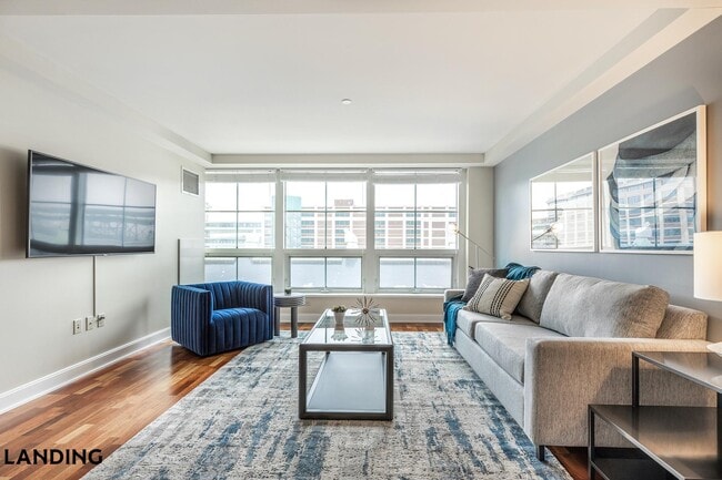 70 I St SE, Unit 70-0905