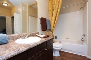 Colonial Grand at Liberty Park Apartamentos