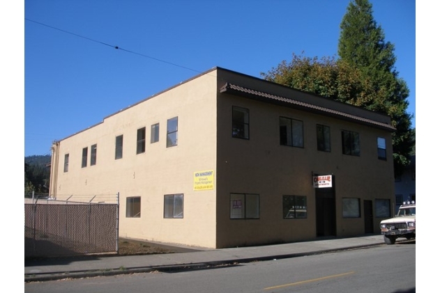 Carlillie in Glendale, OR - Building Photo