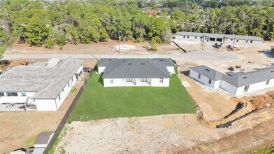 4989 Fairway Ct in Lehigh Acres, FL - Foto de edificio - Building Photo