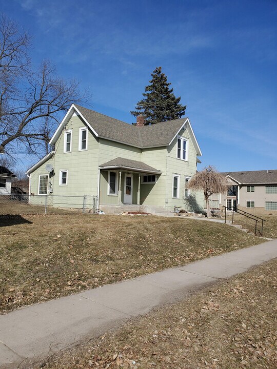 301 Central Ave in Buffalo, MN - Building Photo
