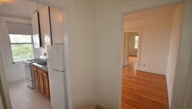 1630 Commonwealth Ave, Unit 12 in Boston, MA - Building Photo - Building Photo