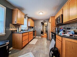 2715 Meadow Ln in West Des Moines, IA - Building Photo - Building Photo