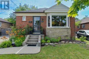 45 Mayall Ave in Toronto, ON - Building Photo