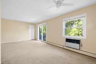 7 Church Ln in Valley Cottage, NY - Building Photo - Building Photo